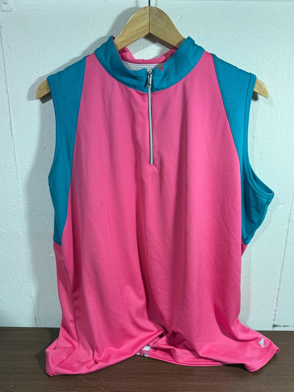 Bette & Court Women’s Athletic Top XXL